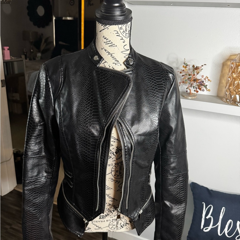 Black Faux Snakeskin Moto Jacket – Zip Detail & Textured Finish